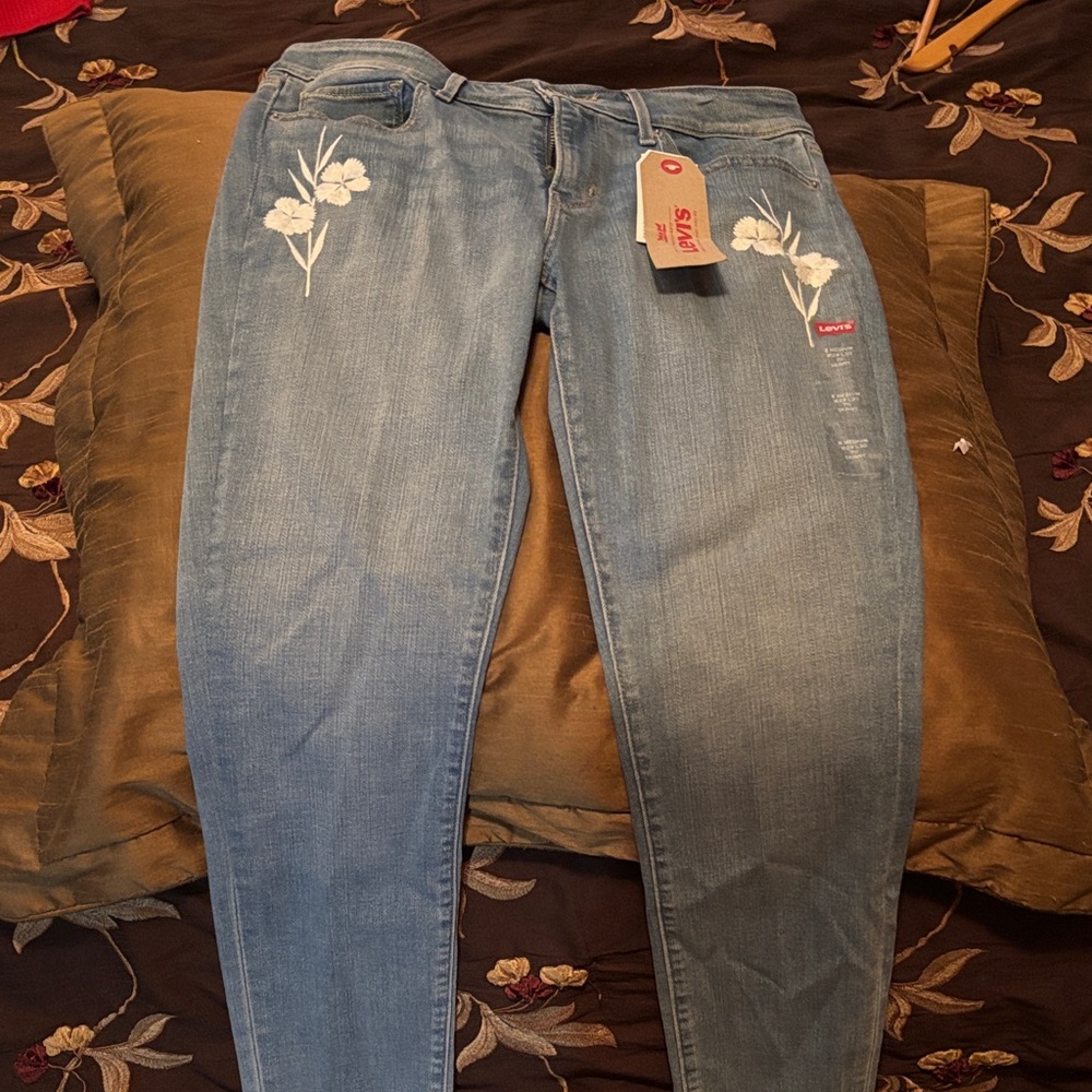 Levi's Blue Women's Skinny Jeans with Floral Embroidery